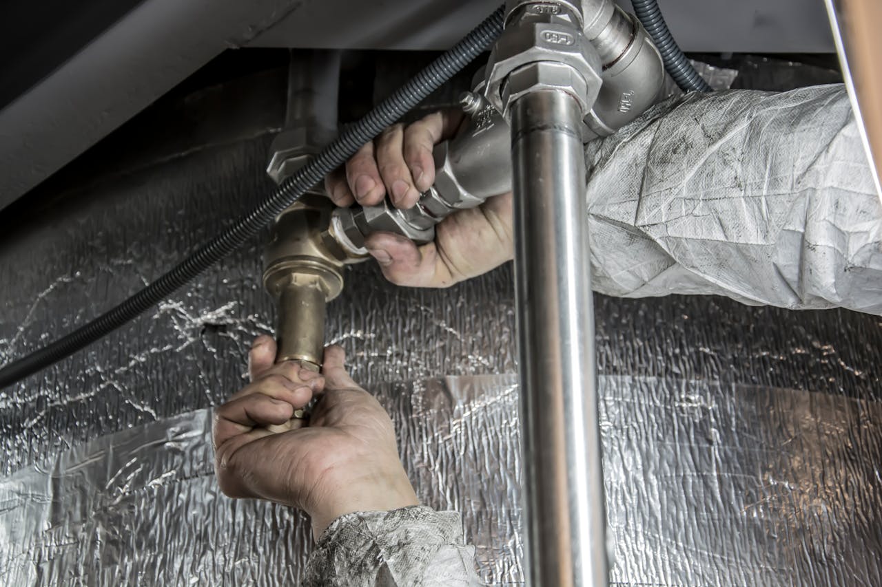 How to Effectively Clear a Main Sewer Line Clog: A DIY Guide