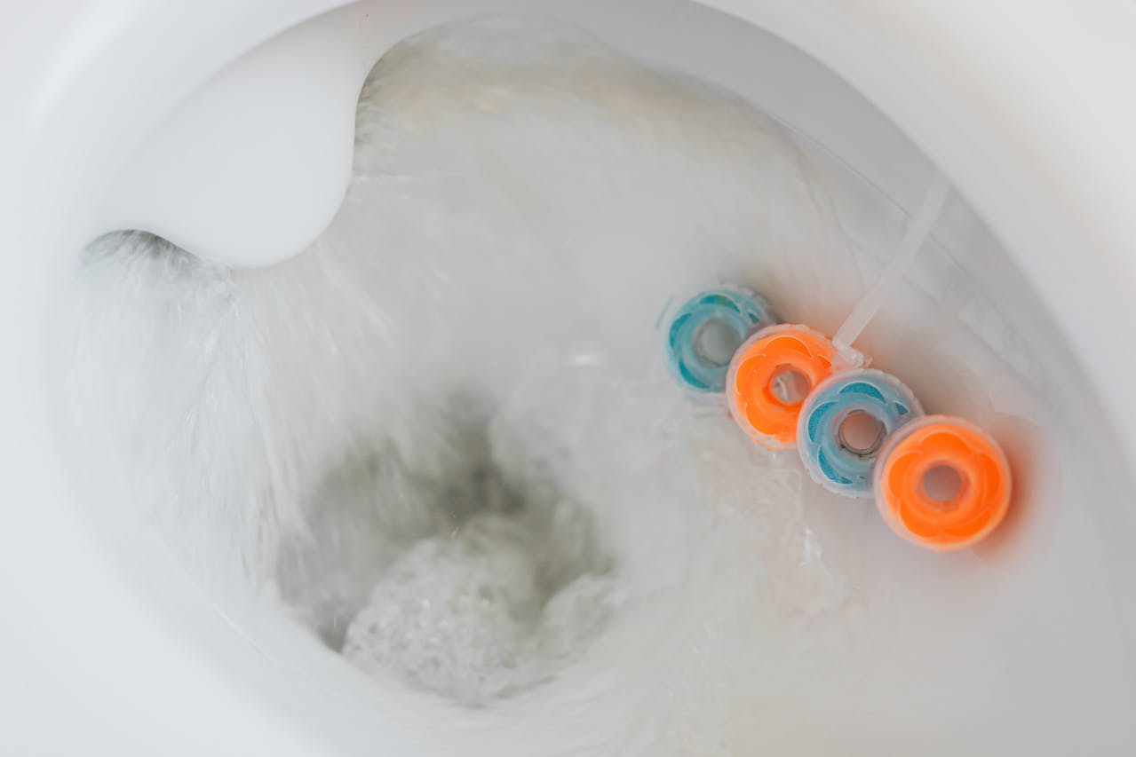 Ditch the Guzzler: Your Easy Guide to Installing Low-Flow Toilets for Water Conservation